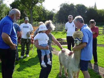 photoshoot088.jpeg (97230 bytes)